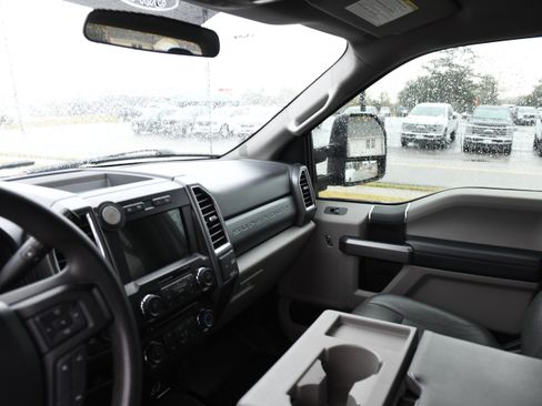 Used 2018 Ford F250 XLT w/ XLT Value Package image 33