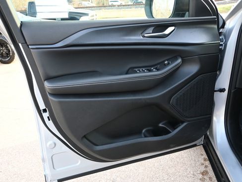 New 2026 Jeep Grand Cherokee Laredo image 7