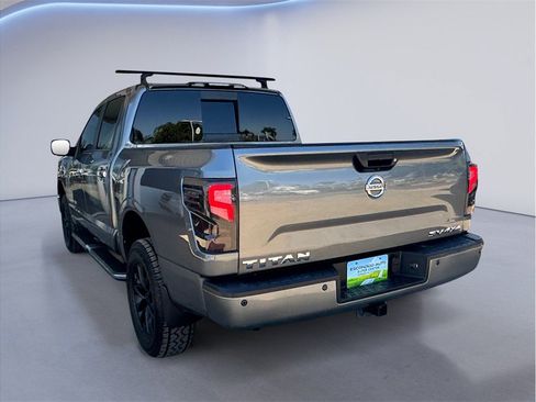 Used 2017 Nissan Titan SV AWD/4WD image 4