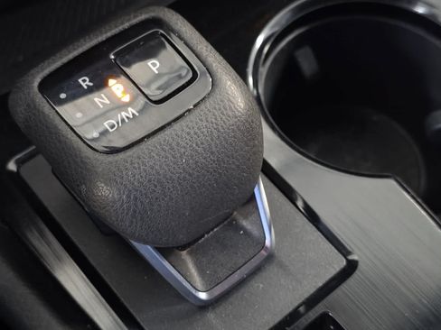 Used 2023 Nissan Rogue SV AWD/4WD image 23