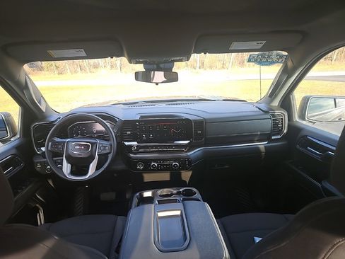 Used 2024 GMC Sierra 1500 Elevation image 25