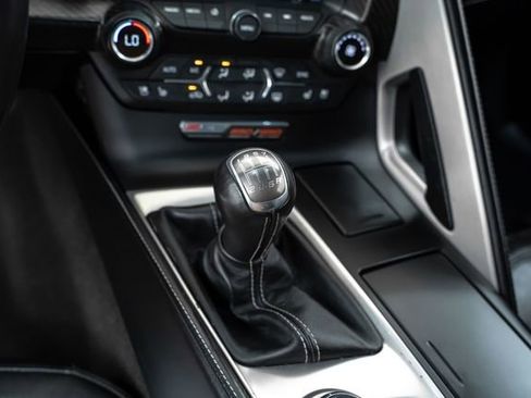 Used 2015 Chevrolet Corvette Z06 w/ 3LZ Preferred Equipment Group image 29