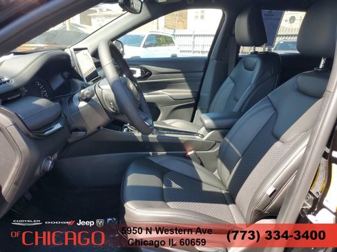 New 2026 Jeep Compass Latitude AWD/4WD image 17