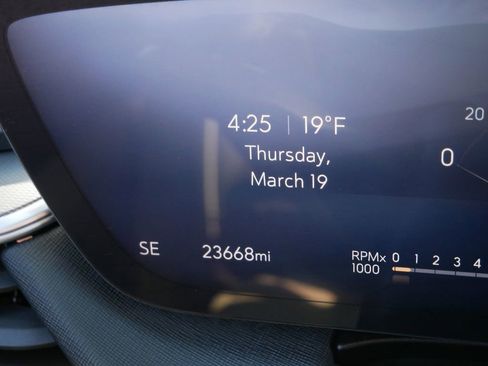 Used 2025 Buick Enclave Sport Touring image 27