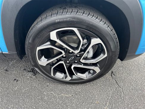 Used 2025 Chevrolet Trax RS w/ Driver Confidence Package image 13