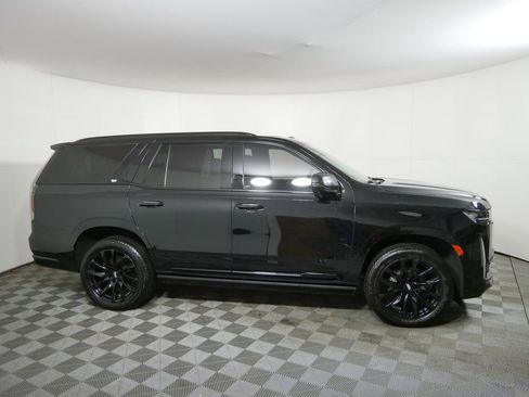 Used 2022 Cadillac Escalade Sport Platinum w/ LPO, ONYX Package image 2