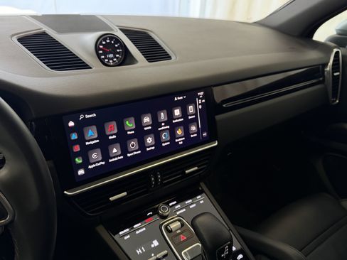 Certified 2023 Porsche Cayenne S image 18