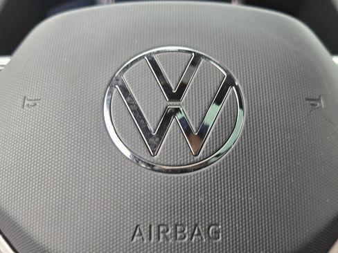 Used 2023 Volkswagen Tiguan SE R-Line FWD image 26