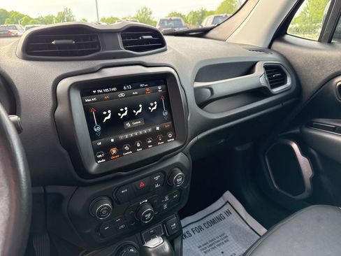 Used 2023 Jeep Renegade Limited AWD/4WD image 21
