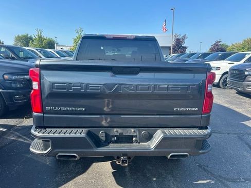 Used 2019 Chevrolet Silverado 1500 Custom w/ Custom Value Package AWD/4WD image 3