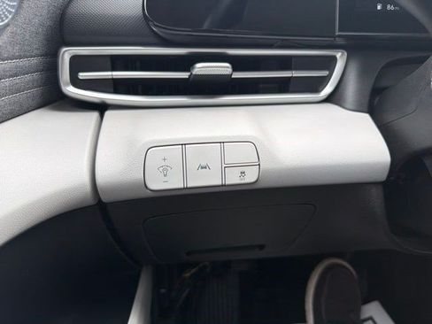 Used 2023 Hyundai Elantra Limited FWD image 28