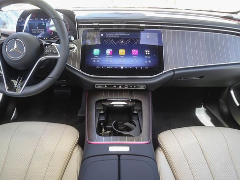 New 2026 Mercedes-Benz E 350 4MATIC Sedan image 10
