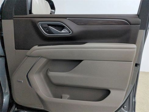 Used 2022 Chevrolet Tahoe Z71 w/ Z71 Off-Road Package image 40