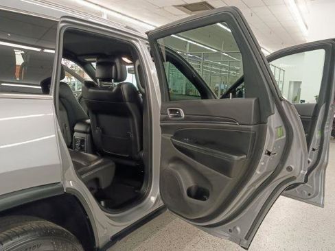 Used 2019 Jeep Grand Cherokee Limited AWD/4WD image 10