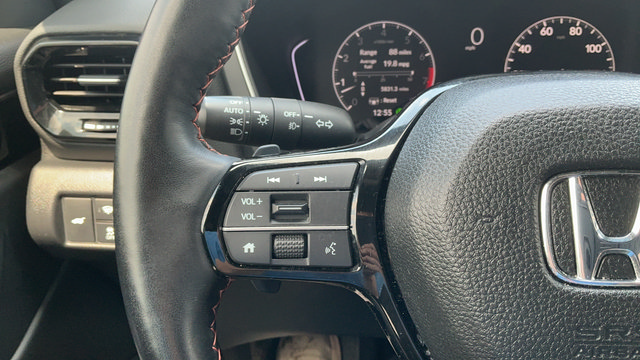 Used 2025 Honda Pilot TrailSport image 12