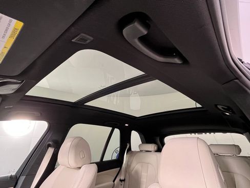 Used 2021 BMW X5 xDrive40i w/ M Sport Package AWD/4WD image 31