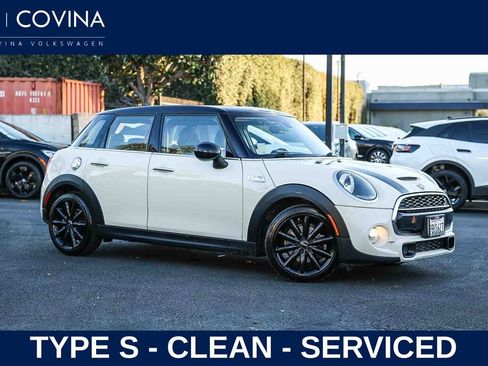 Used 2019 MINI Cooper S image 1