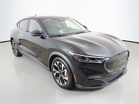 Used 2025 Ford Mustang Mach-E Select w/ Comfort Package Lite image 2