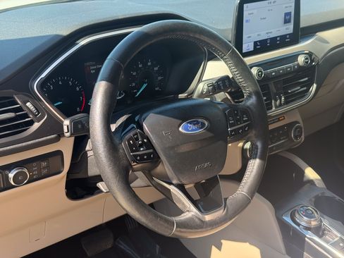 Used 2020 Ford Escape SEL FWD image 12