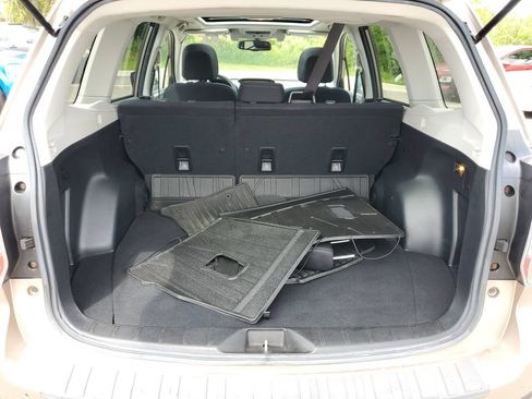 Used 2016 Subaru Forester 2.5i Premium AWD/4WD image 8