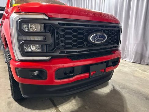 Used 2023 Ford F250 Lariat w/ Sport Appearance Package AWD/4WD image 14