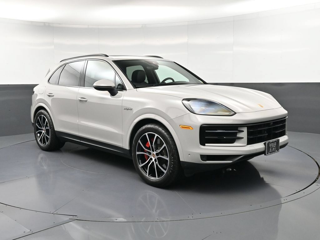 Certified 2025 Porsche Cayenne S AWD/4WD image 10