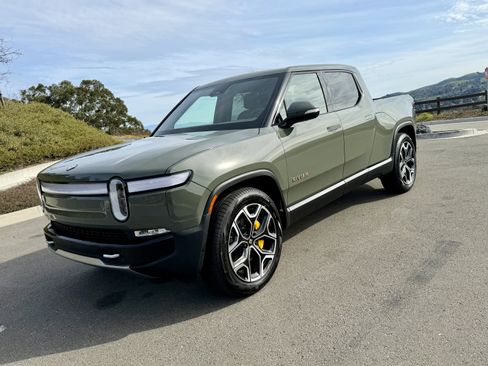Used 2022 Rivian R1T Launch Edition image 1