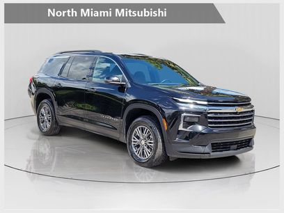 Used 2025 Chevrolet Traverse LT