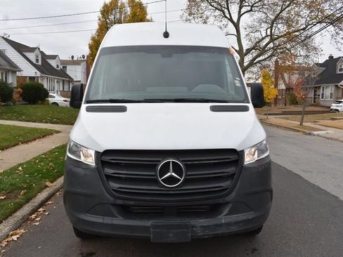 Used 2025 Mercedes-Benz Sprinter 2500 image 2