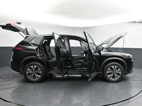 Used 2023 Nissan Rogue SV image 27