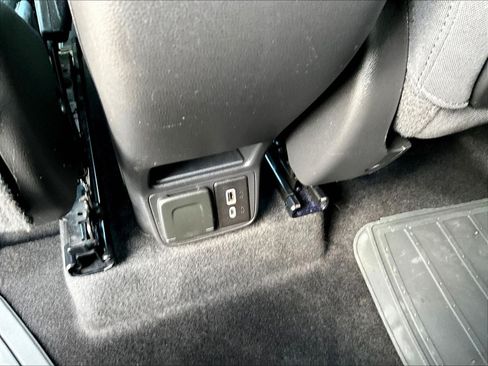 Used 2021 Chevrolet TrailBlazer LT w/ Sun and Liftgate Package FWD image 10