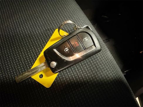 Used 2019 Toyota RAV4 LE image 37