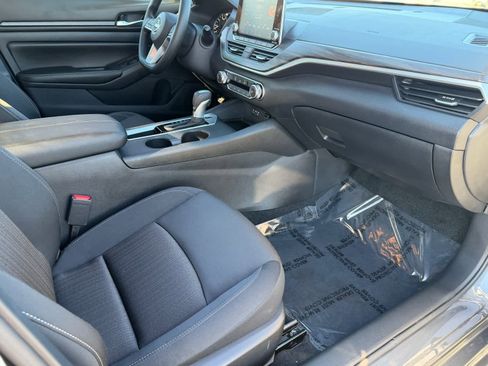 Certified 2025 Nissan Altima 2.5 SV image 13