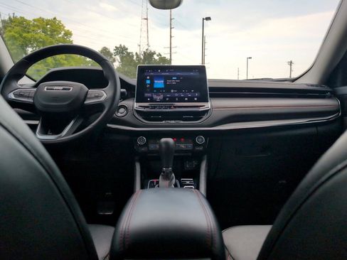 Used 2022 Jeep Compass Trailhawk w/ Trailhawk Convenience Group image 17