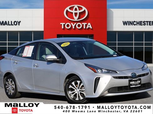 Certified 2022 Toyota Prius LE image 1