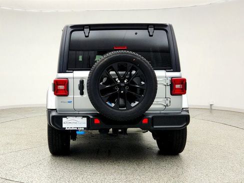 Used 2023 Jeep Wrangler Unlimited Sahara AWD/4WD image 6