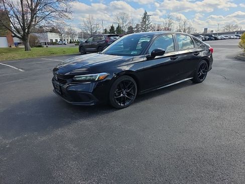 Used 2023 Honda Civic Sport image 3