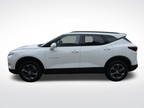 Used 2024 Chevrolet Blazer LT w/ Convenience Package FWD image 3