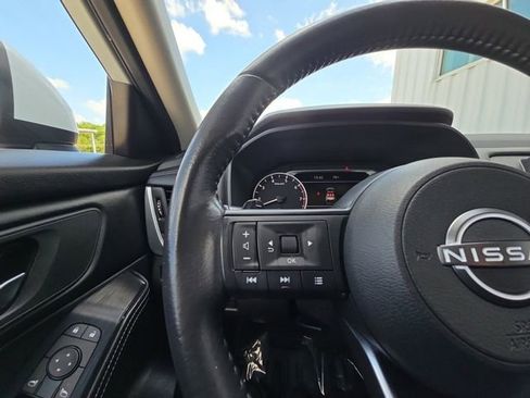 Used 2024 Nissan Rogue SV w/ SV Premium Package FWD image 11