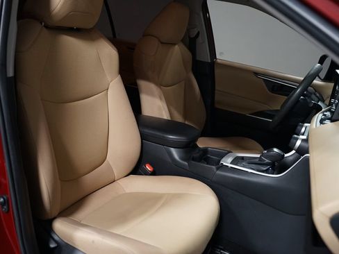 Certified 2021 Toyota RAV4 LE FWD image 25