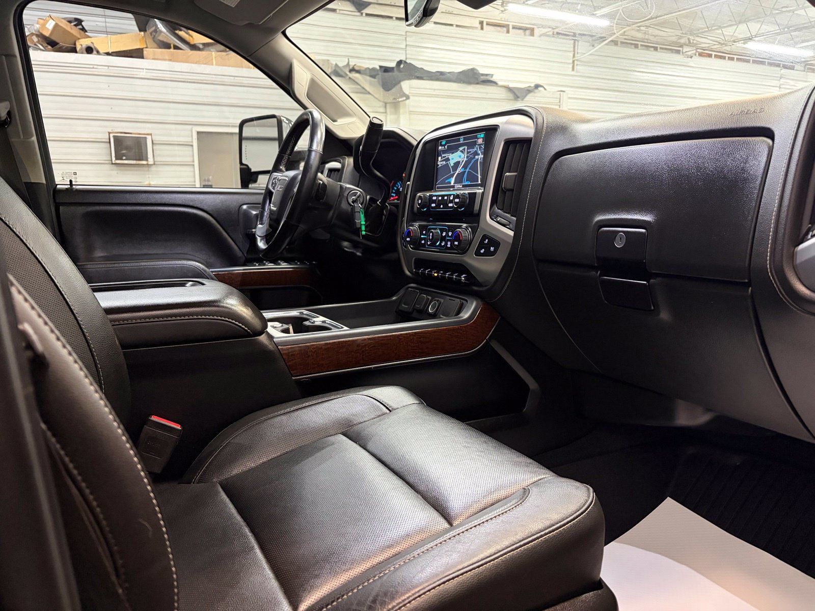 Used 2019 GMC Sierra 2500 SLT w/ Duramax Plus Package AWD/4WD image 25