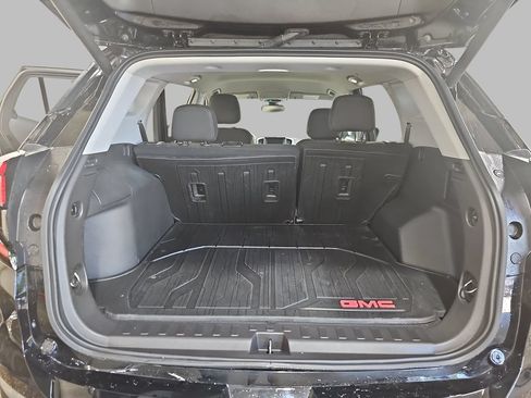 Used 2024 GMC Terrain SLE w/ Driver Convenience Package FWD image 15