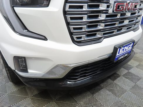 Used 2024 GMC Acadia Denali image 52