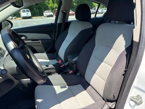 Used 2013 Chevrolet Cruze LS FWD image 13