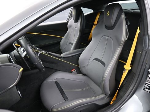 Used 2022 Ferrari Roma image 5