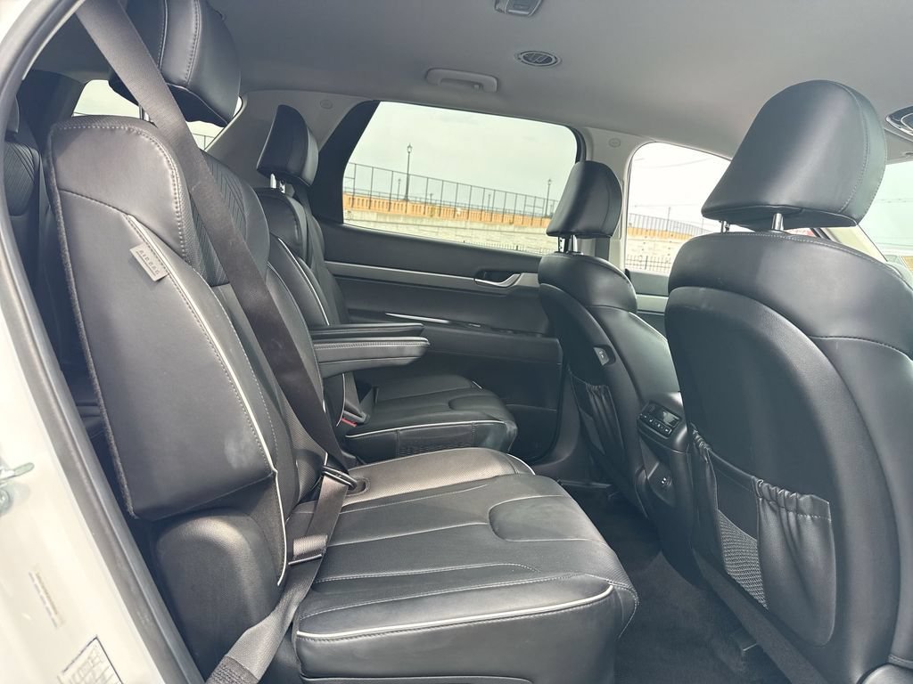 Used 2025 Hyundai Palisade SEL FWD image 29
