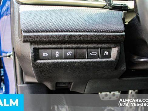 Used 2025 Toyota Camry SE image 31