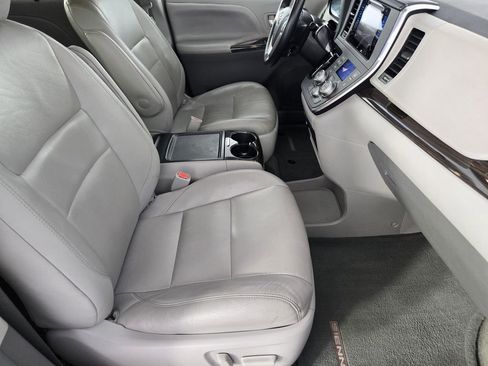 Used 2015 Toyota Sienna XLE w/ XLE Navigation Package image 15