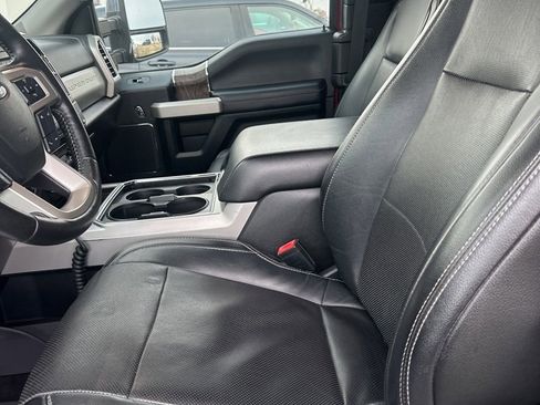 Used 2018 Ford F350 Lariat w/ Chrome Package image 30