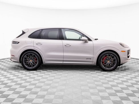 Used 2026 Porsche Cayenne GTS AWD/4WD image 7